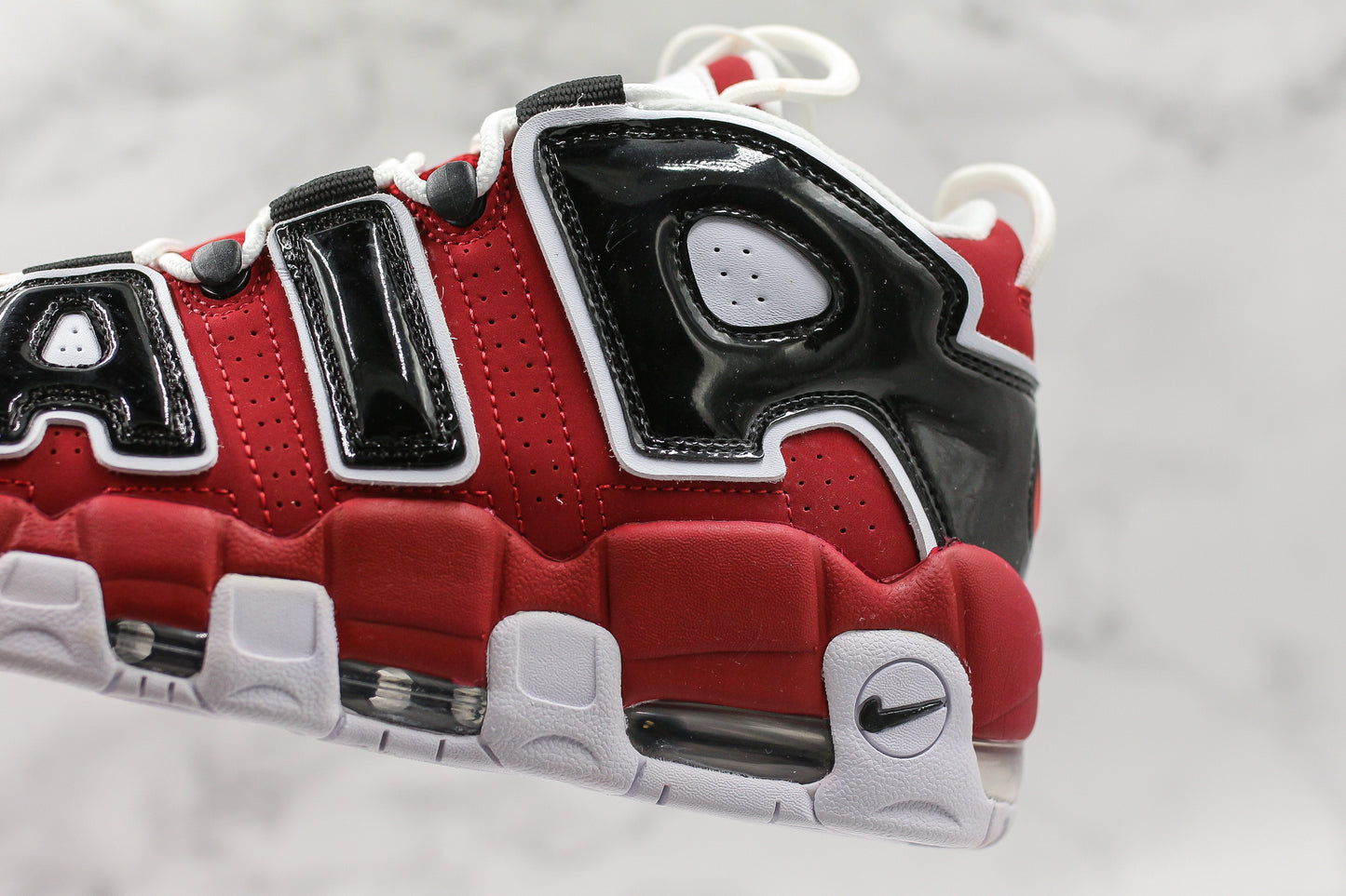 Tênis Nike Air More Uptempo