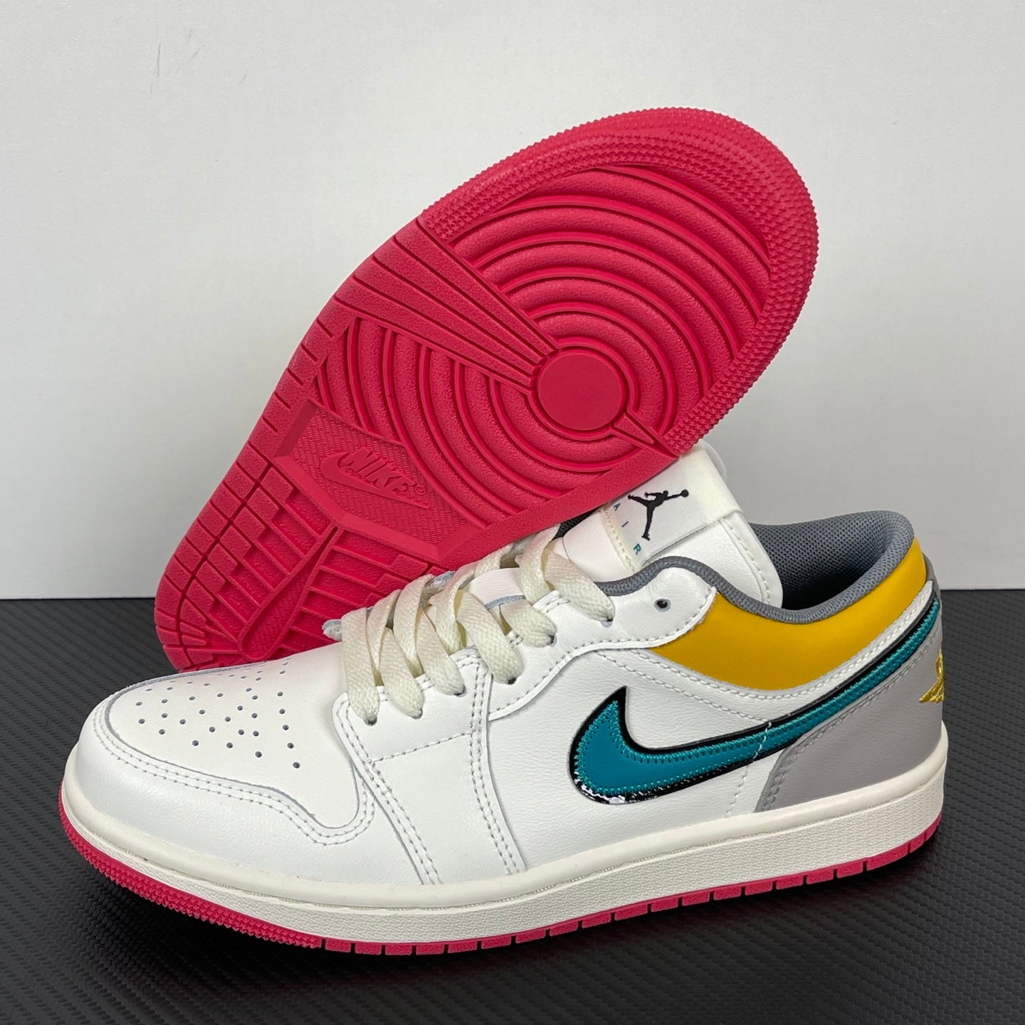 Air Jordan 1 Low