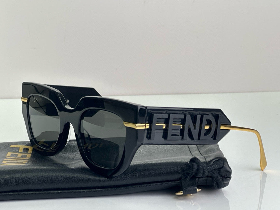 Óculos FENDI