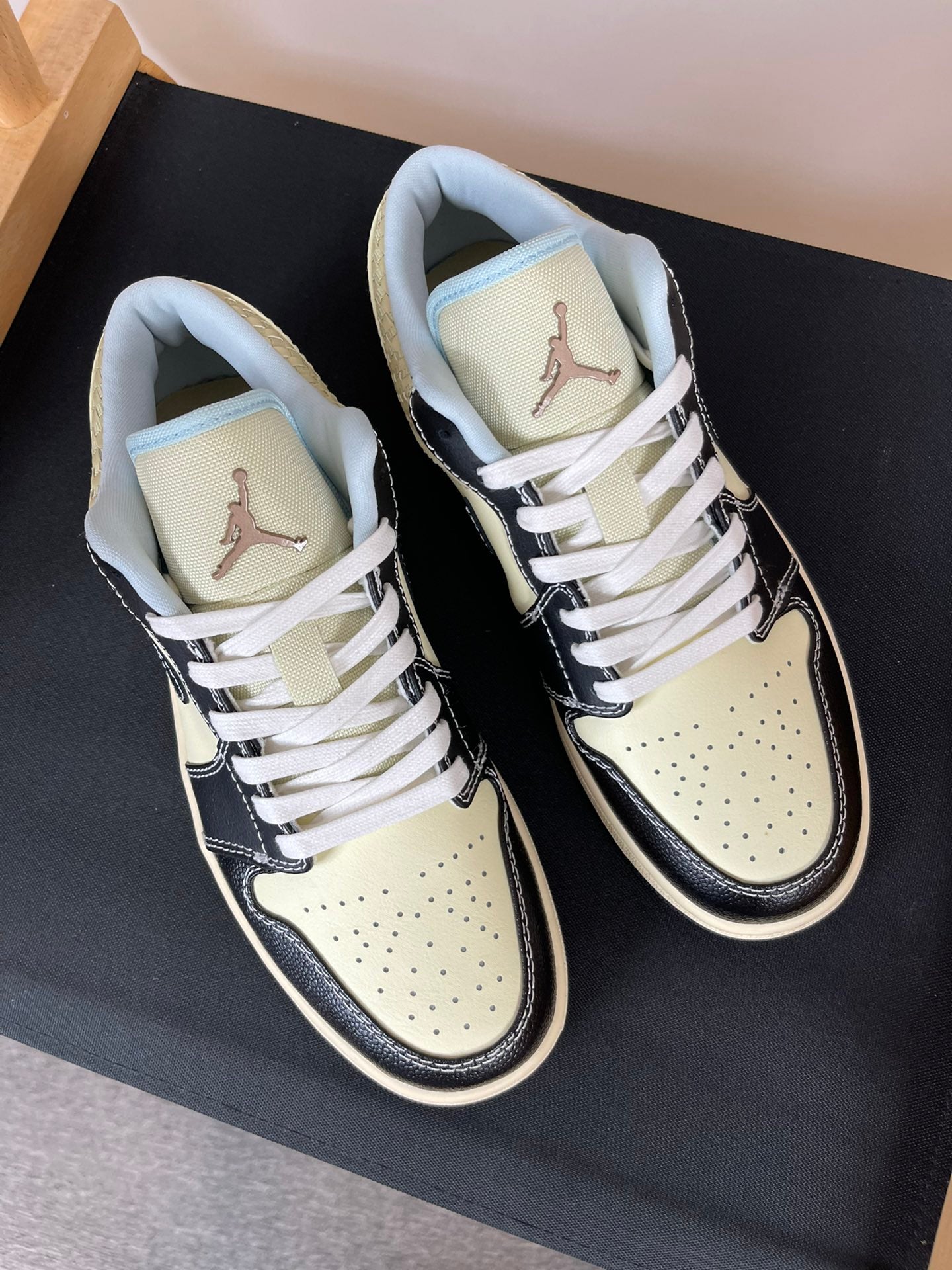 Air Jordan 1 Low