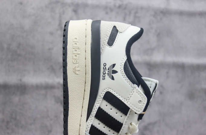 Adidas Forum Low