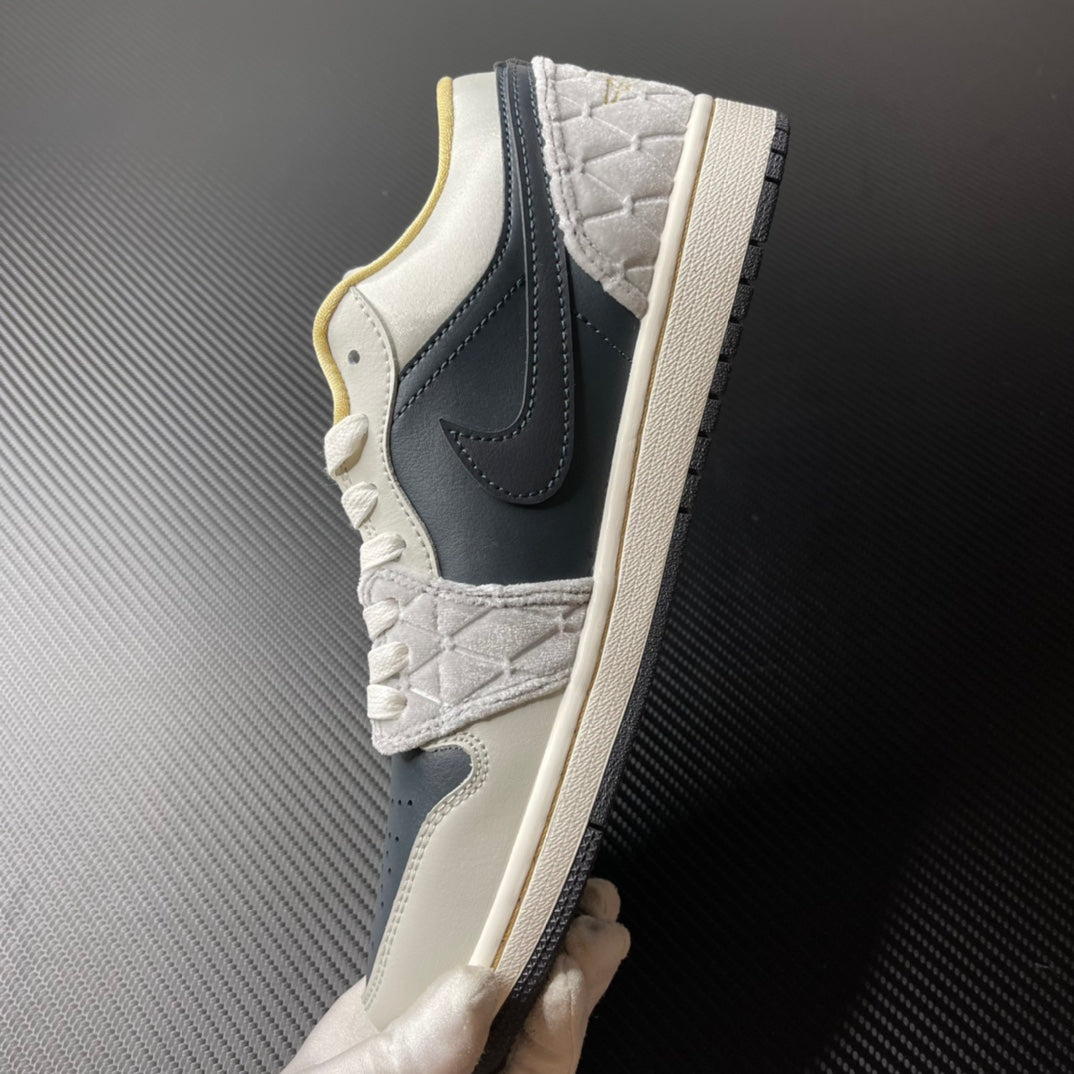 Air Jordan 1 Low SE