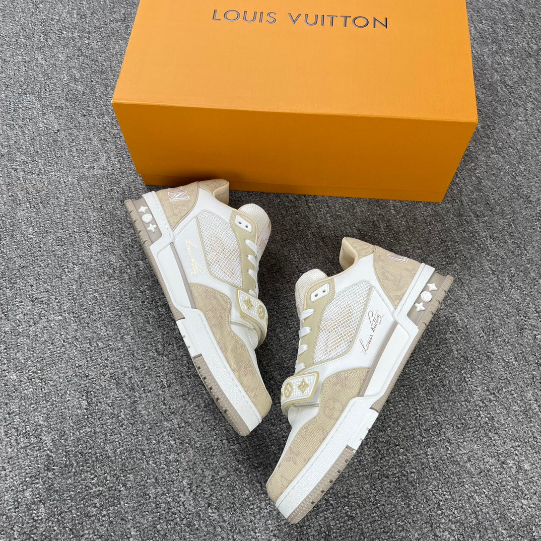 Louis Vuitton Velcro