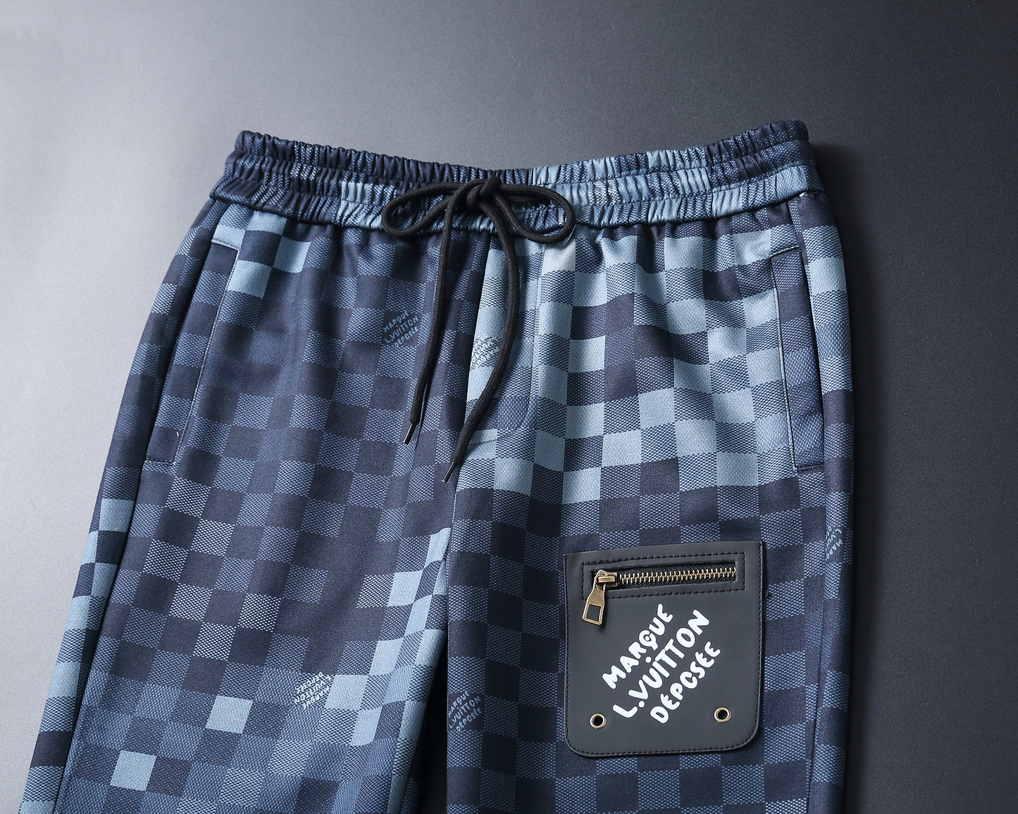 Conjunto de grife LV