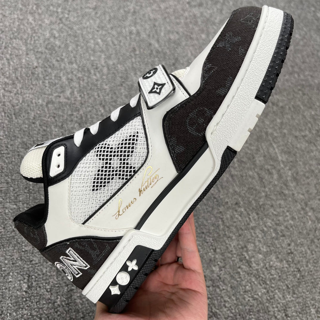 Louis Vuitton Velcro