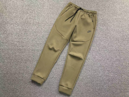 Conjuntos Nike tech Verde Militar