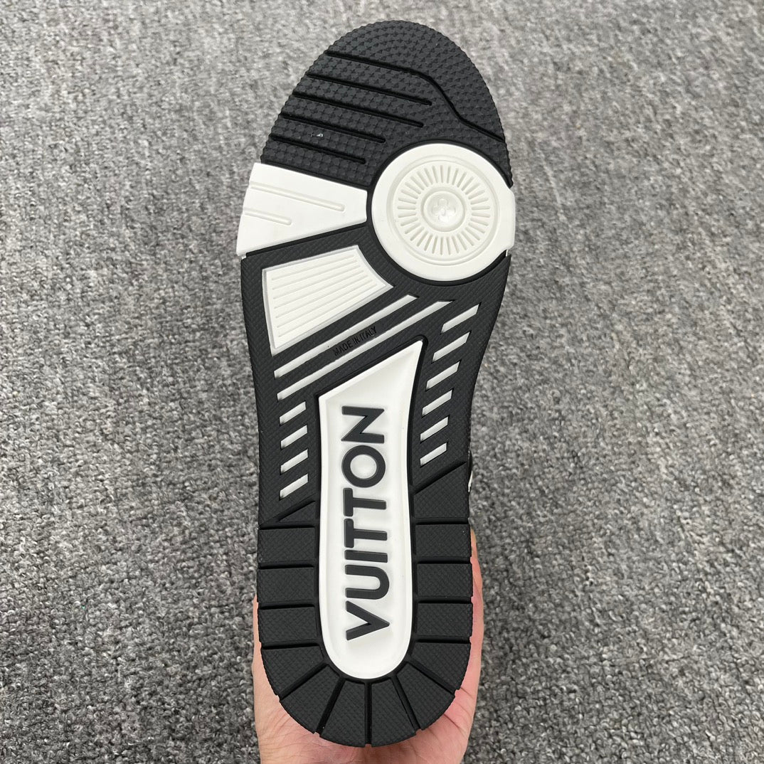 Louis Vuitton Trainer Jeans