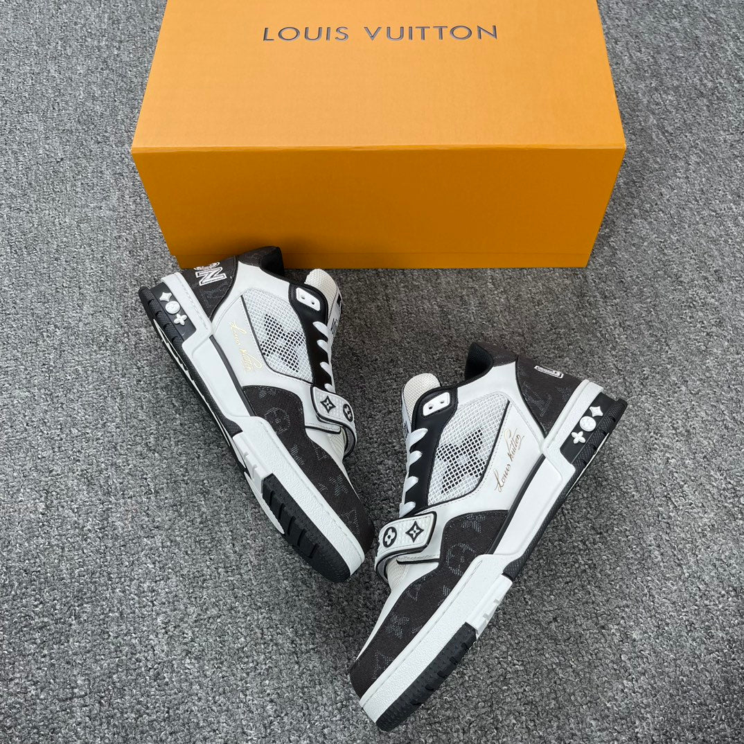 Louis Vuitton Velcro