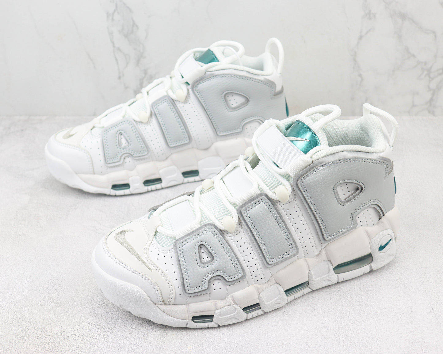 Tênis Nike Air More Uptempo