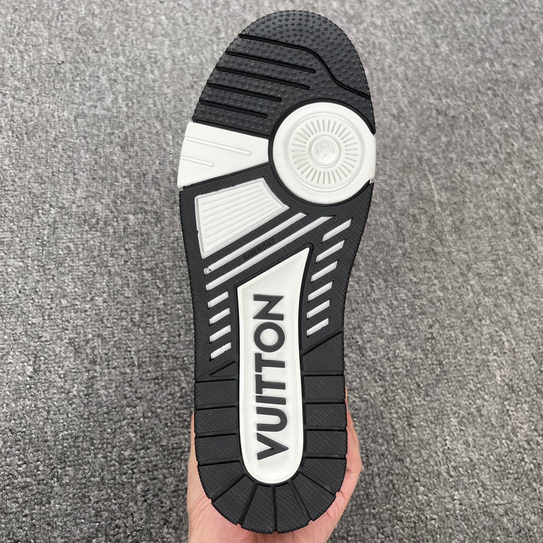 Louis Vuitton Velcro